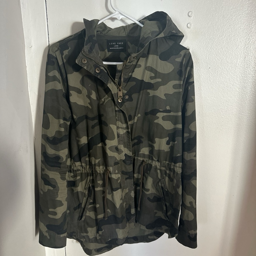 Light camo jacket size large. Great condition